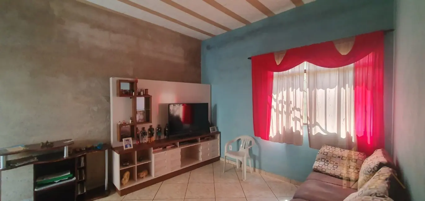 Foto 1 de Casa com 2 quartos à venda, 100m2 em Matozinhos - MG