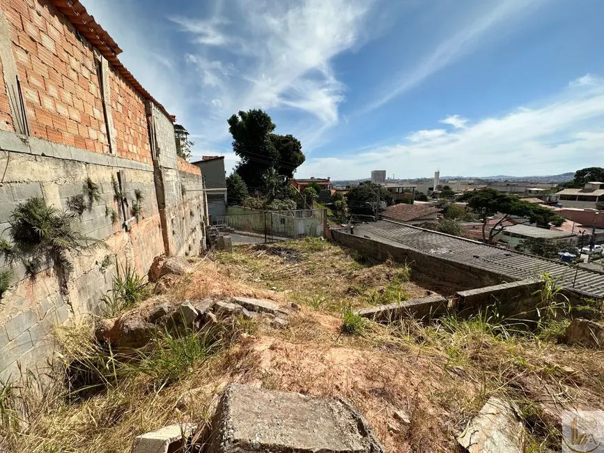 Terreno / Lote à venda, 360m2 em União, Belo Horizonte - MG - imagem 9 Foto 9 de Terreno / Lote à venda, 360m2 em União, Belo Horizonte - MG