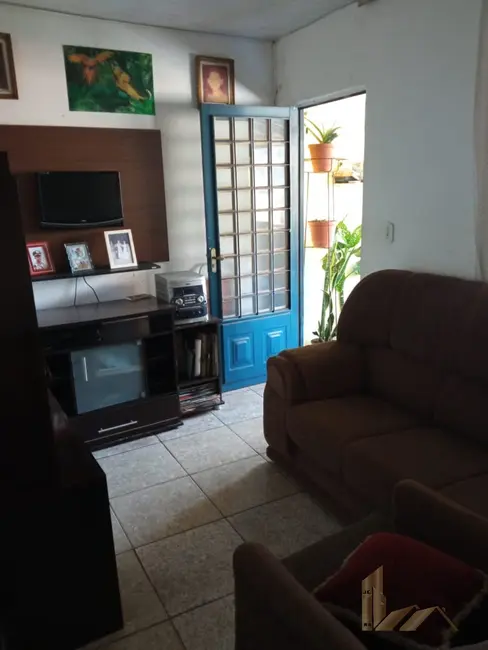 Casa com 6 quartos à venda, 220m2 em Concórdia, Belo Horizonte - MG - imagem 9 Foto 9 de Casa com 6 quartos à venda, 220m2 em Concórdia, Belo Horizonte - MG