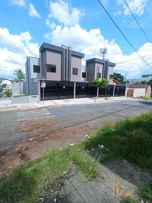 Foto 2 de Casa com 3 quartos à venda, 166m2 em Santa Mônica, Belo Horizonte - MG