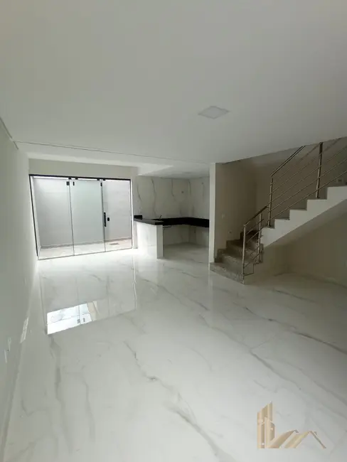 Foto 1 de Casa com 3 quartos à venda, 166m2 em Santa Mônica, Belo Horizonte - MG