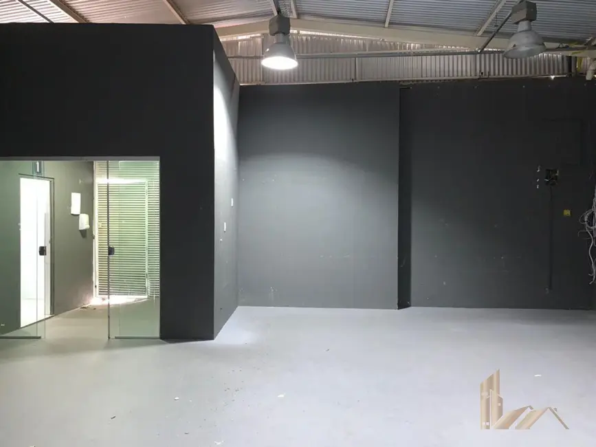 Armazém / Galpão à venda e para alugar, 180m2 em Europa, Belo Horizonte - MG - imagem 4 Foto 4 de Armazém / Galpão à venda e para alugar, 180m2 em Europa, Belo Horizonte - MG