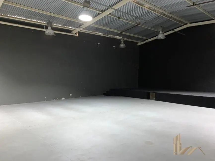 Armazém / Galpão à venda e para alugar, 180m2 em Europa, Belo Horizonte - MG - imagem 6 Foto 6 de Armazém / Galpão à venda e para alugar, 180m2 em Europa, Belo Horizonte - MG