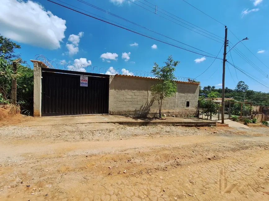 Casa com 4 quartos à venda, 150m2 em Esmeraldas - MG - imagem 2 Foto 2 de Casa com 4 quartos à venda, 150m2 em Esmeraldas - MG