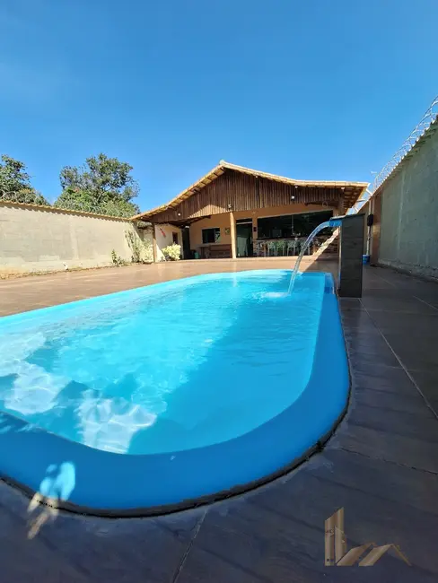 Casa com 4 quartos à venda, 150m2 em Esmeraldas - MG - imagem 1 Foto 1 de Casa com 4 quartos à venda, 150m2 em Esmeraldas - MG