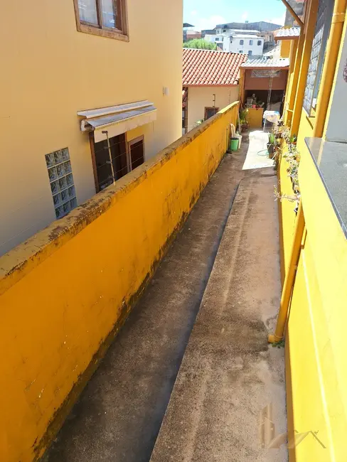 Foto 2 de Casa com 5 quartos à venda, 360m2 em Cachoeirinha, Belo Horizonte - MG