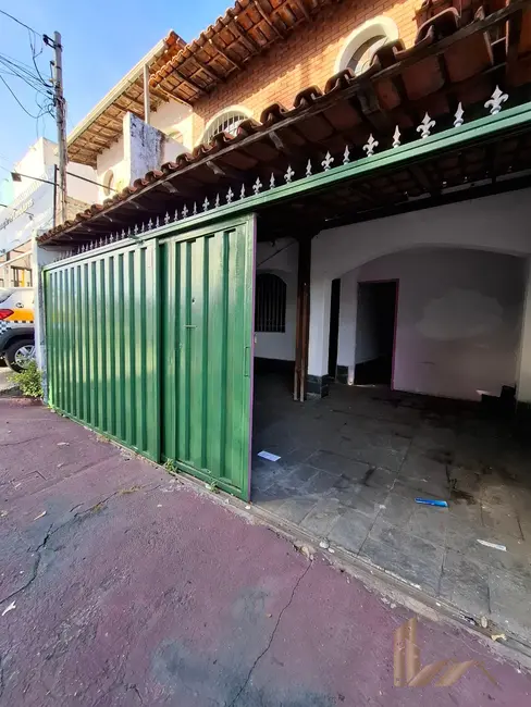 Foto 1 de Casa com 3 quartos à venda, 180m2 em Santa Amélia, Belo Horizonte - MG