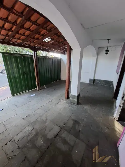 Foto 2 de Casa com 3 quartos à venda, 180m2 em Santa Amélia, Belo Horizonte - MG