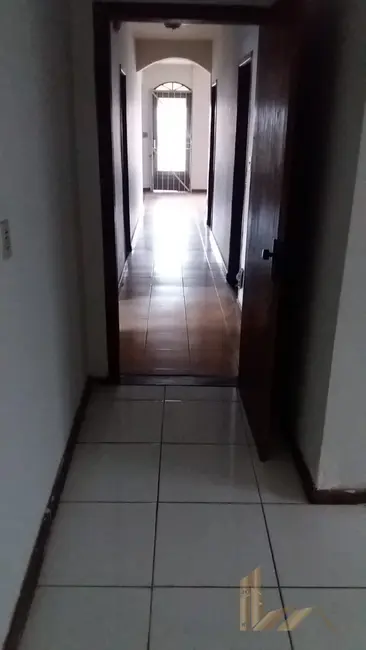 Casa com 3 quartos à venda, 360m2 em São João Batista (Venda Nova), Belo Horizonte - MG - imagem 8 Foto 8 de Casa com 3 quartos à venda, 360m2 em São João Batista (Venda Nova), Belo Horizonte - MG