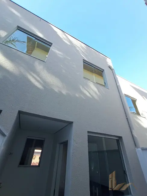 Foto 2 de Casa com 2 quartos à venda, 112m2 em Planalto, Belo Horizonte - MG