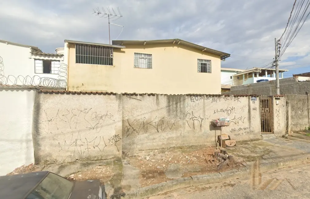 Foto 2 de Casa com 2 quartos à venda, 65m2 em Contagem - MG