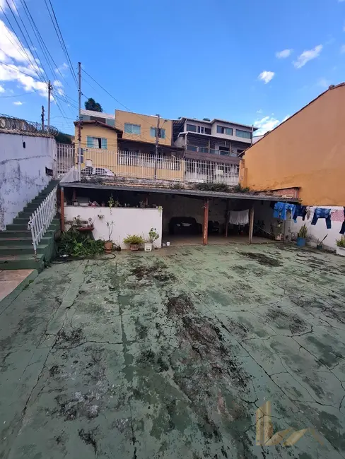 Casa com 5 quartos à venda, 200m2 em São João Batista (Venda Nova), Belo Horizonte - MG - imagem 2 Foto 2 de Casa com 5 quartos à venda, 200m2 em São João Batista (Venda Nova), Belo Horizonte - MG