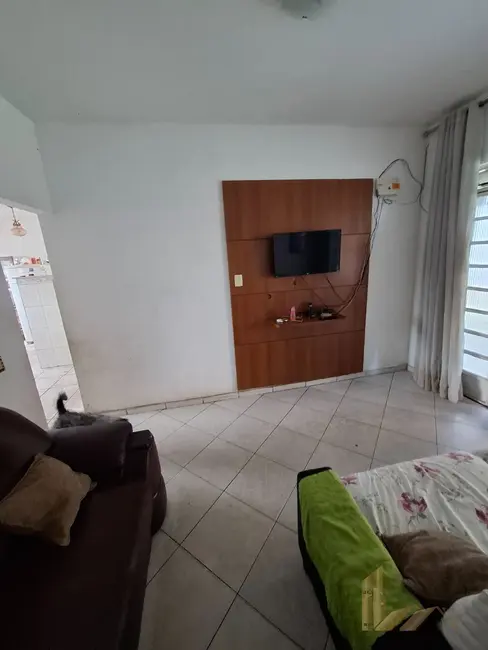 Casa com 5 quartos à venda, 200m2 em São João Batista (Venda Nova), Belo Horizonte - MG - imagem 7 Foto 7 de Casa com 5 quartos à venda, 200m2 em São João Batista (Venda Nova), Belo Horizonte - MG