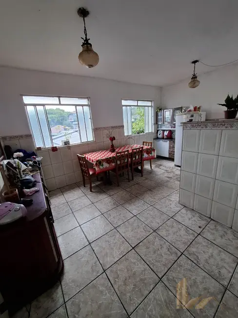 Casa com 5 quartos à venda, 200m2 em São João Batista (Venda Nova), Belo Horizonte - MG - imagem 8 Foto 8 de Casa com 5 quartos à venda, 200m2 em São João Batista (Venda Nova), Belo Horizonte - MG