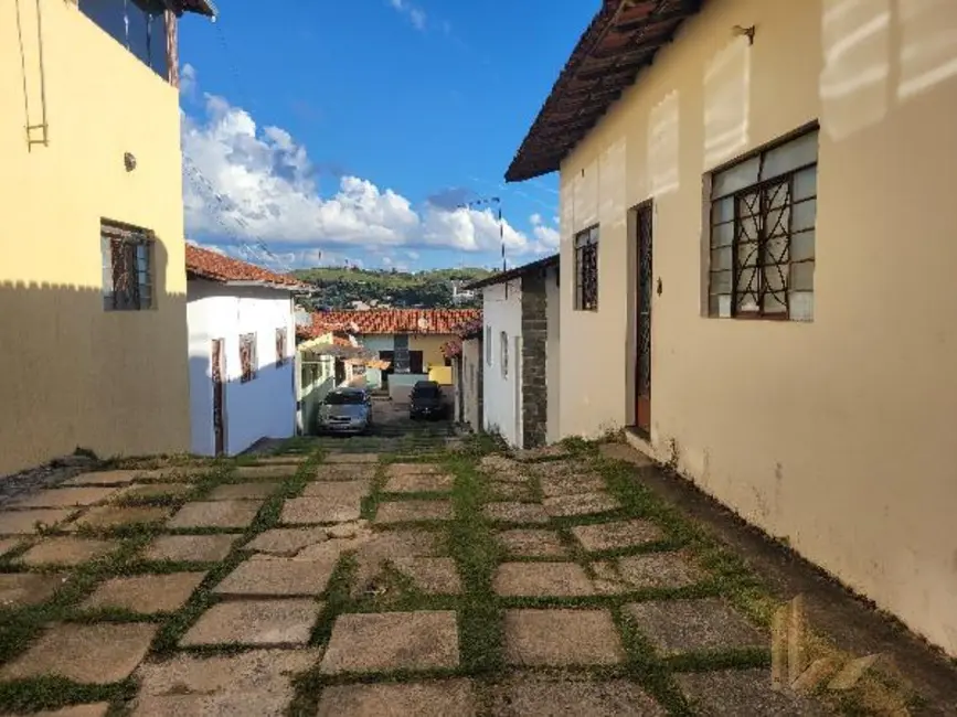 Foto 1 de Casa com 2 quartos à venda, 51m2 em Vespasiano - MG