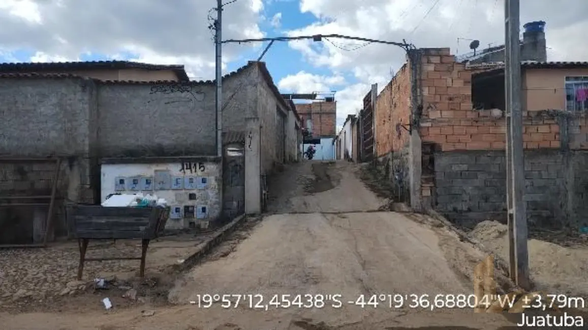 Foto 1 de Casa com 2 quartos à venda, 37m2 em Juatuba - MG