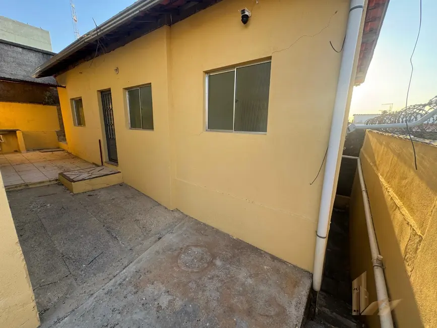 Casa com 3 quartos à venda, 102m2 em Vespasiano - MG - imagem 1 Foto 1 de Casa com 3 quartos à venda, 102m2 em Vespasiano - MG