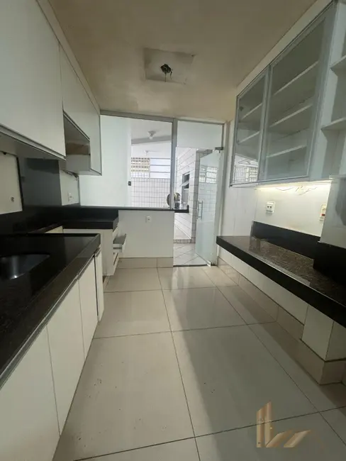 Apartamento com 4 quartos à venda, 156m2 em Santo Antônio, Belo Horizonte - MG - imagem 4 Foto 4 de Apartamento com 4 quartos à venda, 156m2 em Santo Antônio, Belo Horizonte - MG