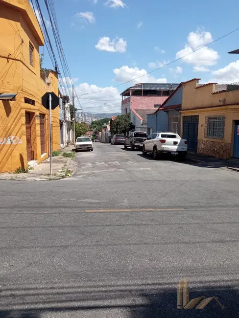 Foto 4 de Casa com 3 quartos à venda, 370m2 em Belo Horizonte - MG