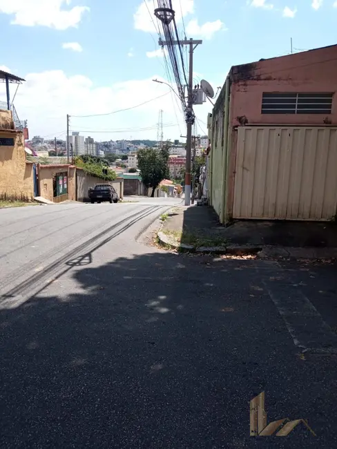 Foto 3 de Casa com 3 quartos à venda, 370m2 em Belo Horizonte - MG