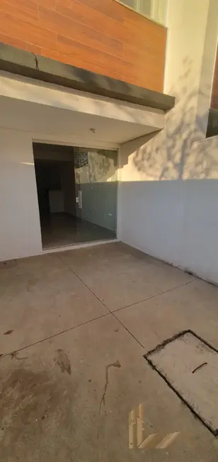 Foto 3 de Casa com 2 quartos à venda, 65m2 em Piratininga (Venda Nova), Belo Horizonte - MG