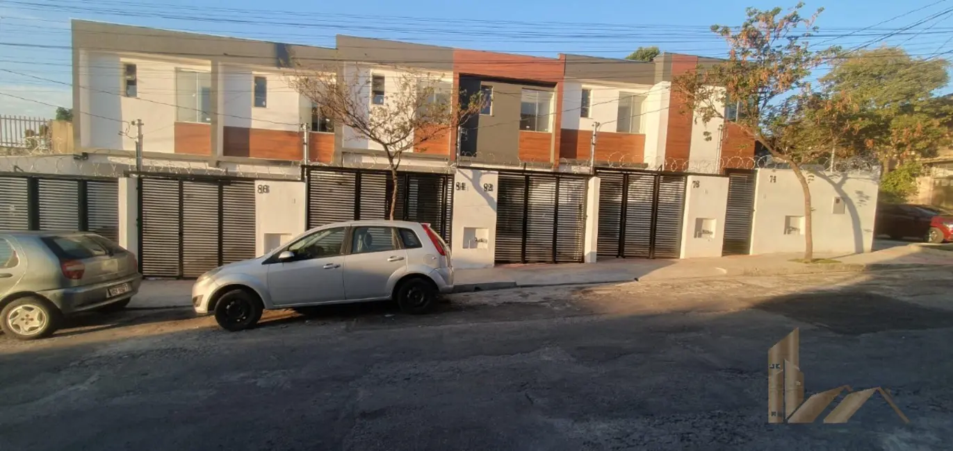 Foto 2 de Casa com 2 quartos à venda, 65m2 em Piratininga (Venda Nova), Belo Horizonte - MG