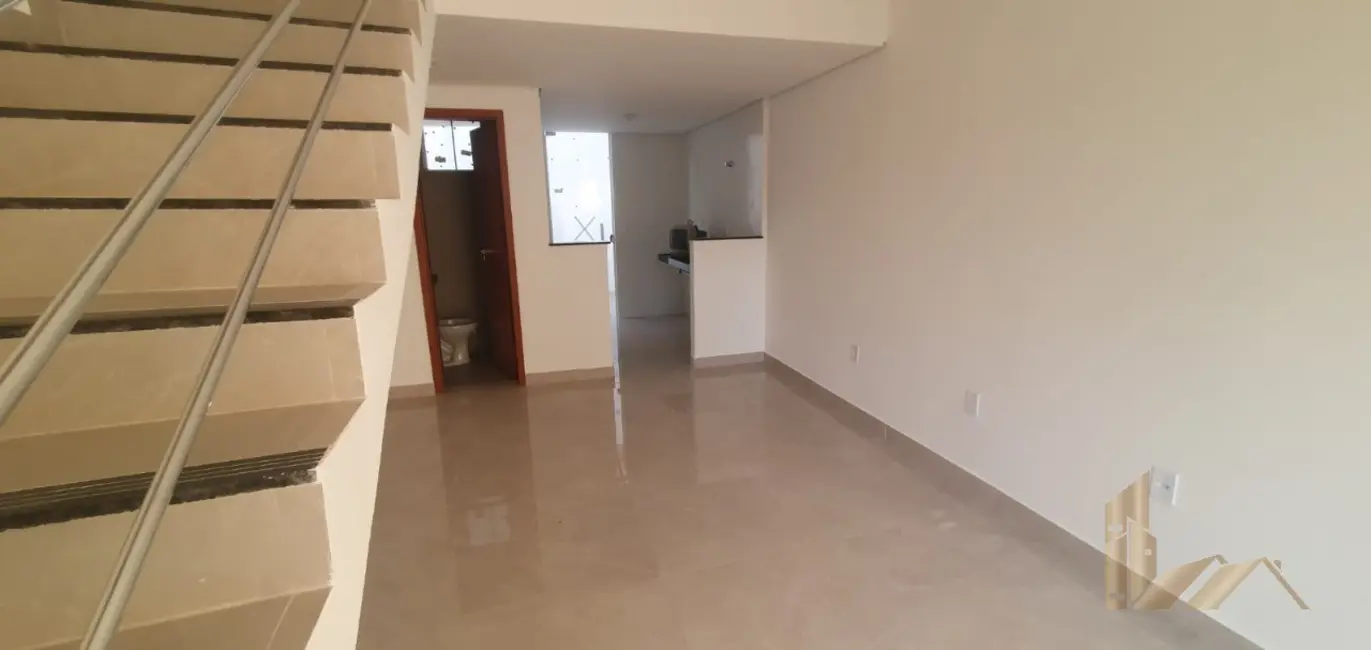 Foto 1 de Casa com 2 quartos à venda, 65m2 em Piratininga (Venda Nova), Belo Horizonte - MG