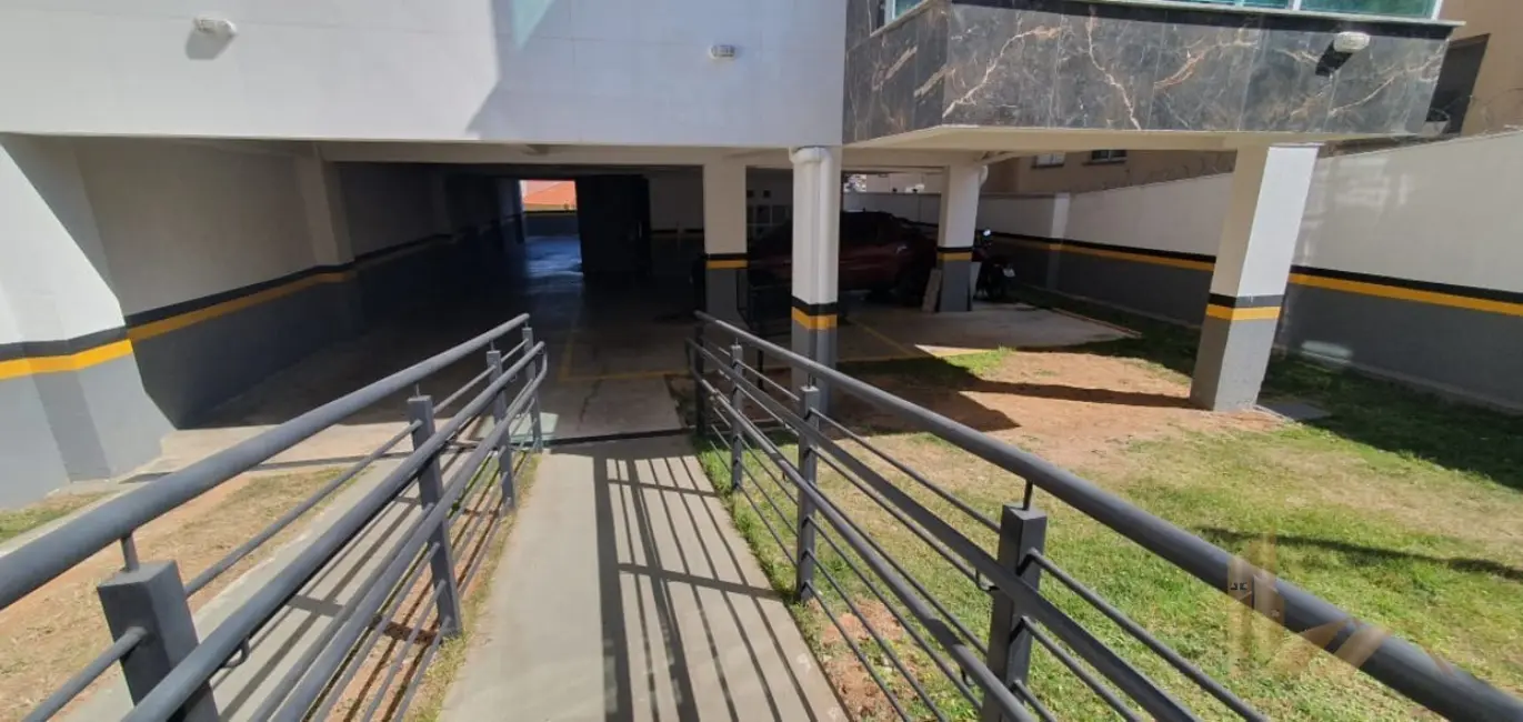 Apartamento com 5 quartos à venda, 180m2 em Heliópolis, Belo Horizonte - MG - imagem 4 Foto 4 de Apartamento com 5 quartos à venda, 180m2 em Heliópolis, Belo Horizonte - MG