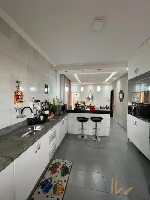 Casa com 5 quartos à venda, 360m2 em Veneza, Ribeirao Das Neves - MG - imagem 7 Foto 7 de Casa com 5 quartos à venda, 360m2 em Veneza, Ribeirao Das Neves - MG