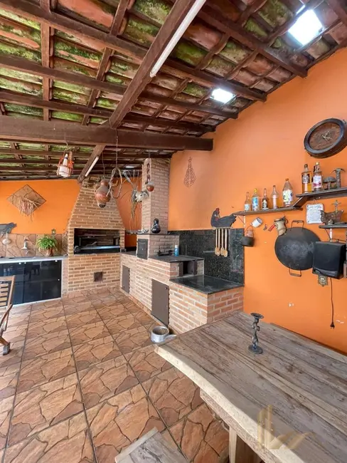 Foto 1 de Casa com 5 quartos à venda, 360m2 em Veneza, Ribeirao Das Neves - MG