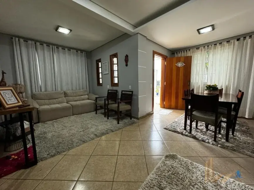 Foto 3 de Casa com 3 quartos à venda, 360m2 em Canaã, Belo Horizonte - MG
