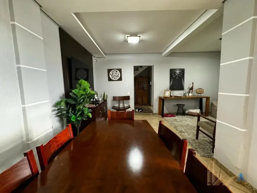 Foto 2 de Casa com 3 quartos à venda, 360m2 em Canaã, Belo Horizonte - MG