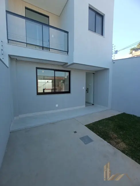 Foto 1 de Casa com 3 quartos à venda, 96m2 em Planalto, Belo Horizonte - MG