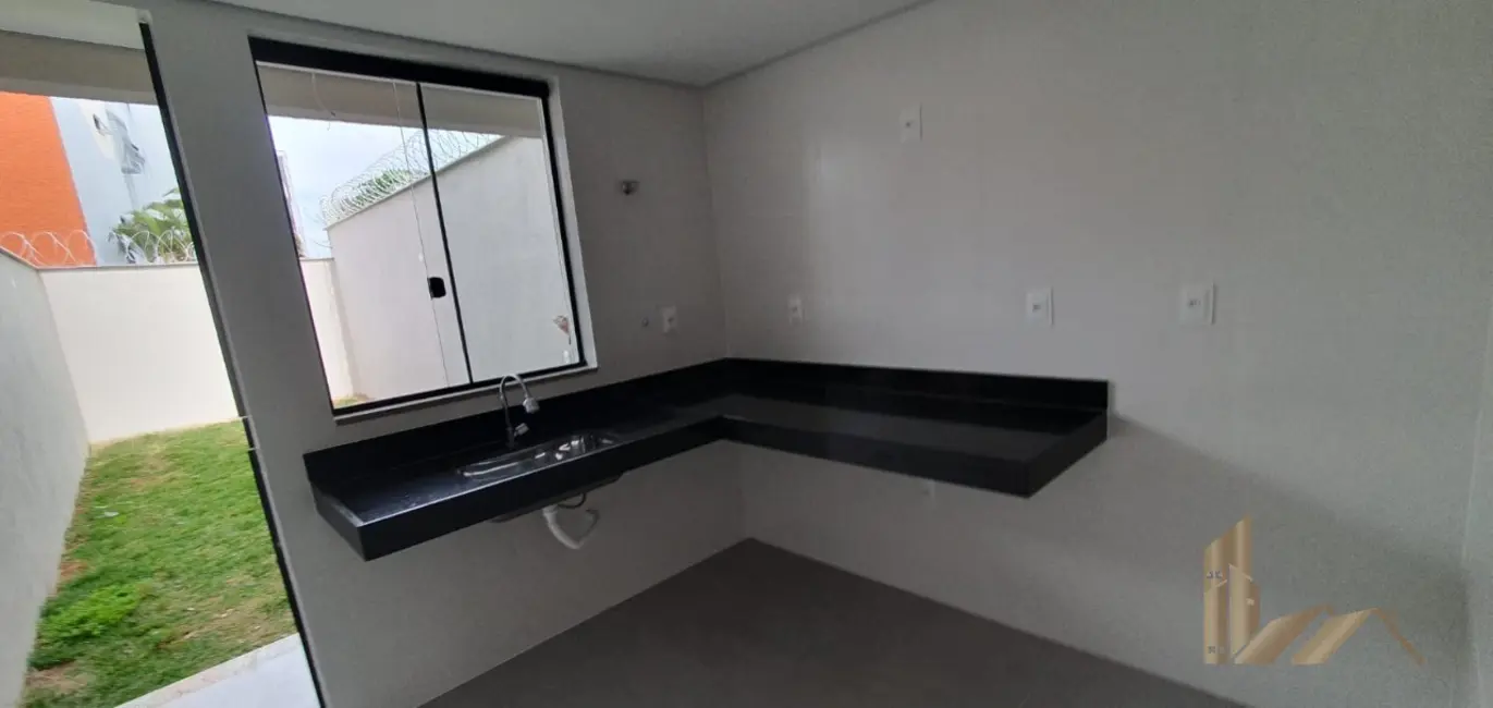 Casa com 2 quartos à venda, 120m2 em Santa Mônica, Belo Horizonte - MG - imagem 8 Foto 8 de Casa com 2 quartos à venda, 120m2 em Santa Mônica, Belo Horizonte - MG