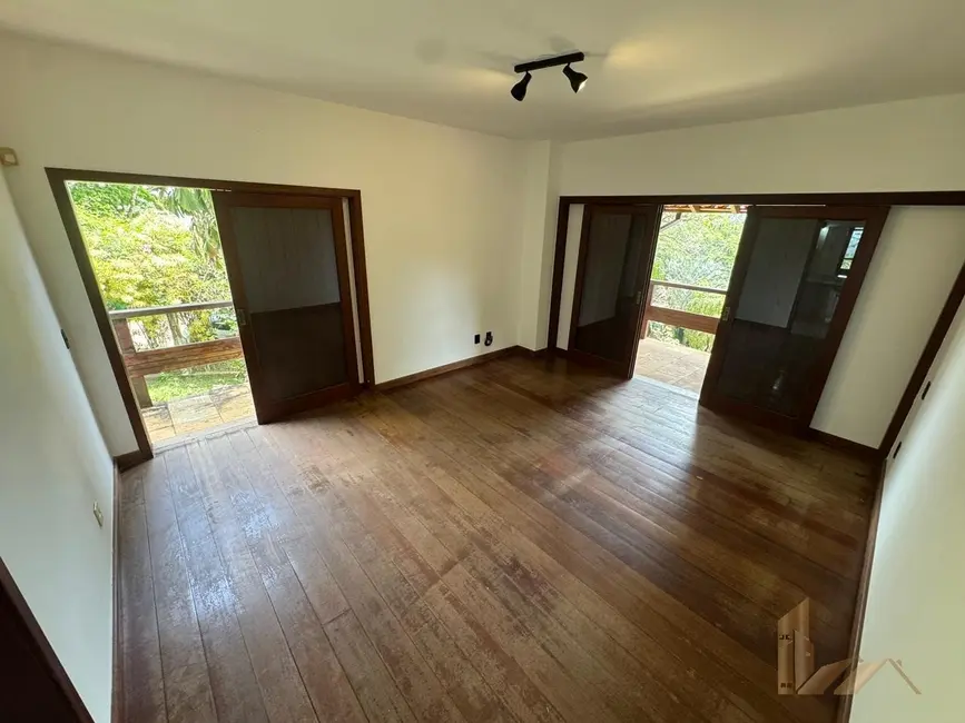 Foto 2 de Casa de Condomínio com 6 quartos à venda e para alugar, 1151m2 em Ville de Montagne, Nova Lima - MG