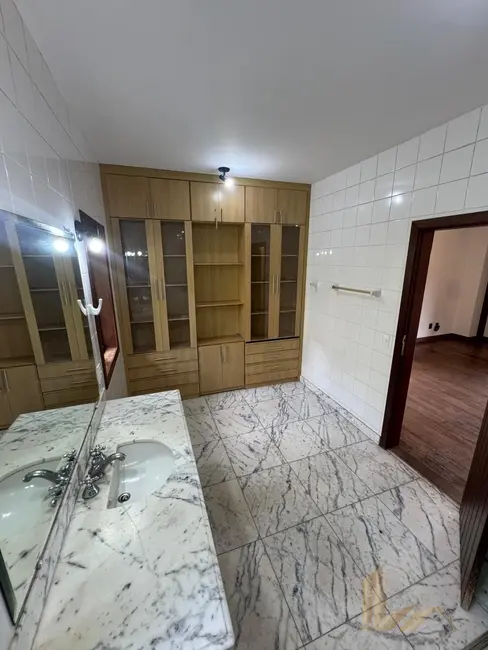 Foto 6 de Casa de Condomínio com 6 quartos à venda e para alugar, 1151m2 em Ville de Montagne, Nova Lima - MG