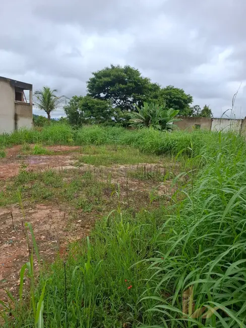 Foto 2 de Terreno / Lote à venda, 400m2 em Vespasiano - MG