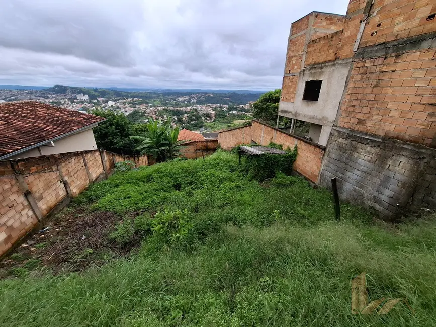 Foto 1 de Terreno / Lote à venda, 360m2 em Vespasiano - MG