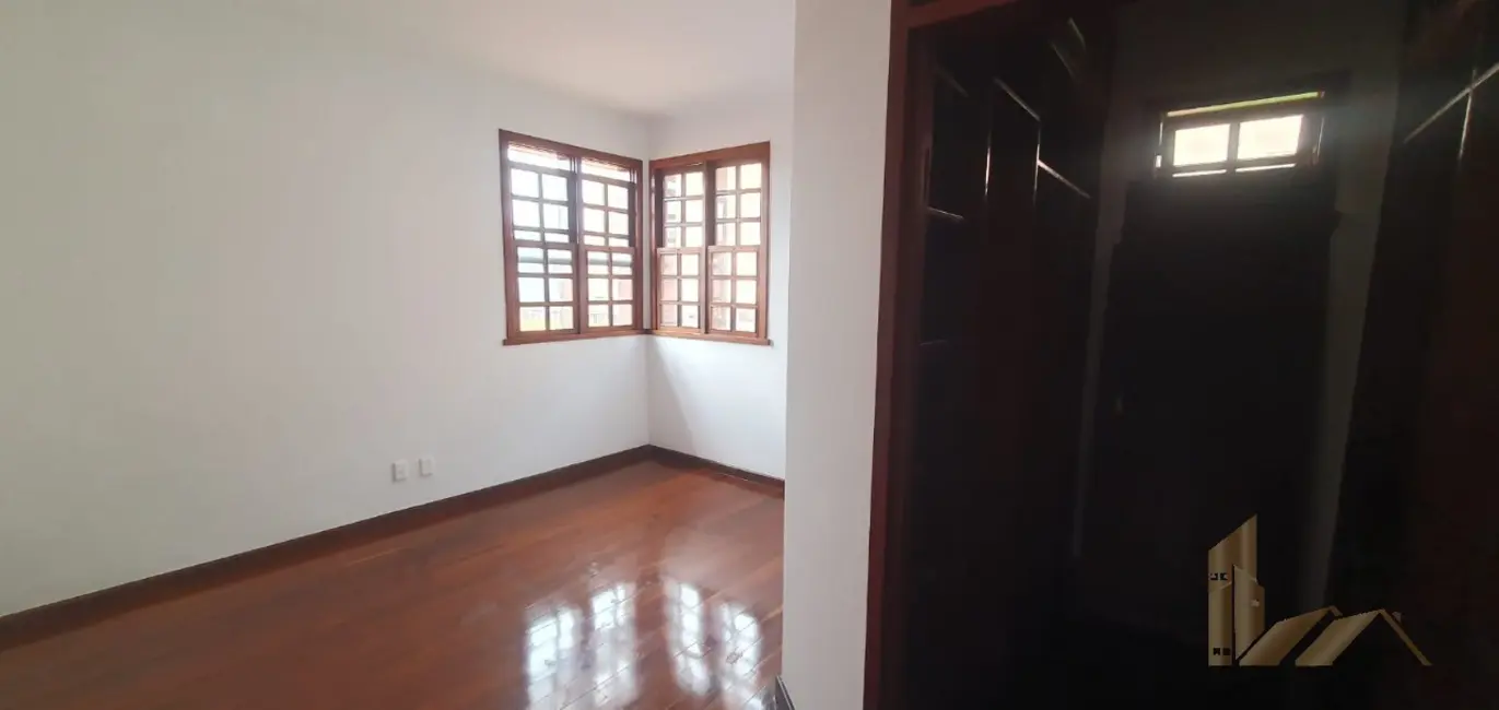 Casa com 5 quartos à venda, 371m2 em Planalto, Belo Horizonte - MG - imagem 7 Foto 7 de Casa com 5 quartos à venda, 371m2 em Planalto, Belo Horizonte - MG