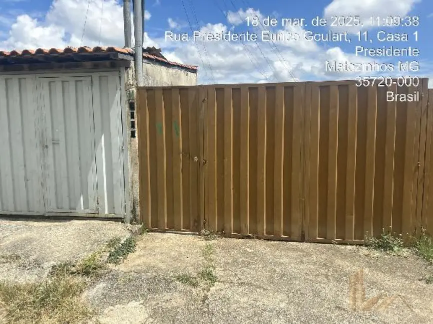 Foto 2 de Casa com 2 quartos à venda, 119m2 em Matozinhos - MG