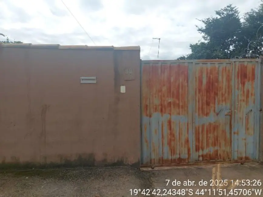 Foto 1 de Casa com 2 quartos à venda, 180m2 em Esmeraldas - MG