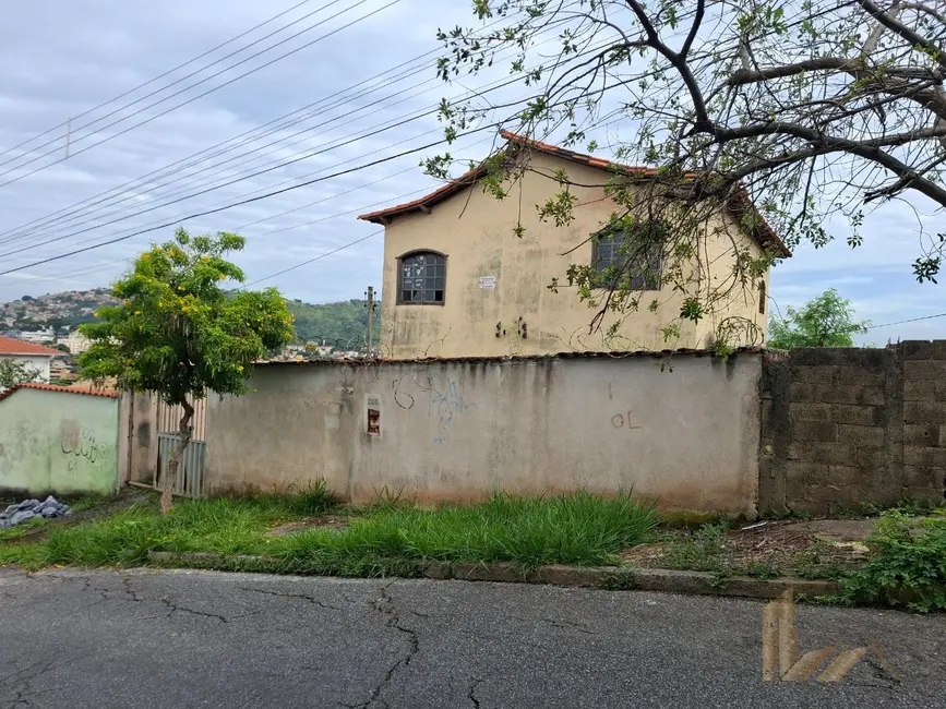 Foto 2 de Casa com 2 quartos à venda, 70m2 em Canaã, Belo Horizonte - MG