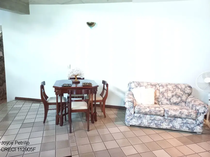 Casa com 5 quartos à venda, 350m2 em Peruibe - SP - imagem 9 Foto 9 de Casa com 5 quartos à venda, 350m2 em Peruibe - SP