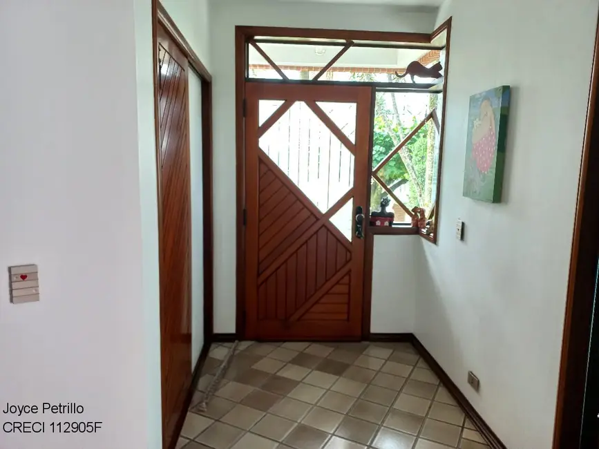 Casa com 5 quartos à venda, 350m2 em Peruibe - SP - imagem 3 Foto 3 de Casa com 5 quartos à venda, 350m2 em Peruibe - SP