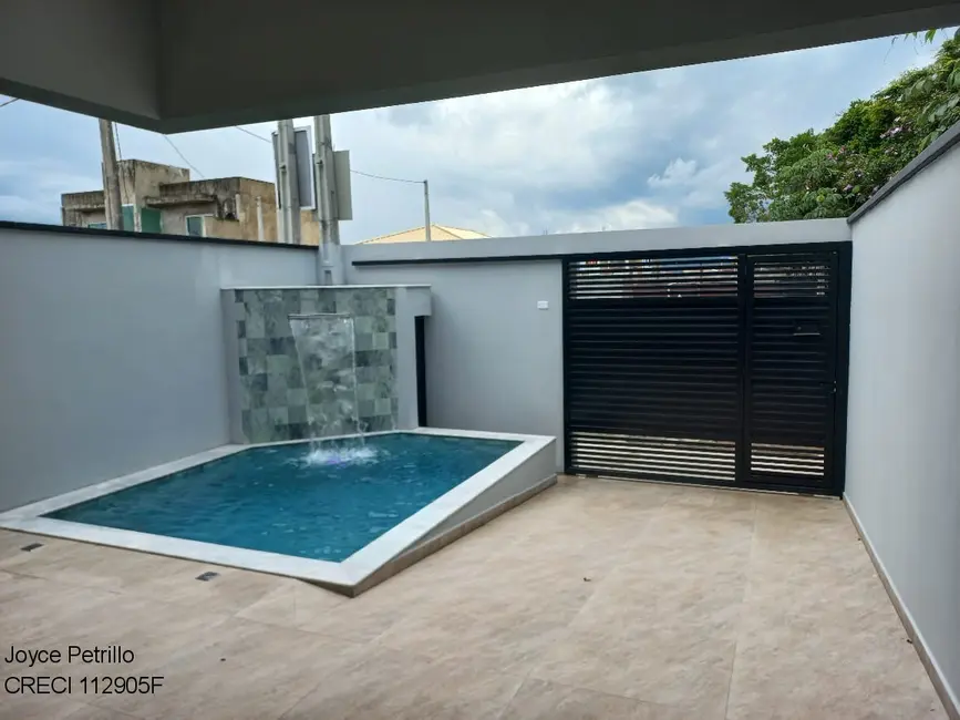 Foto 3 de Casa com 2 quartos à venda, 80m2 em Peruibe - SP