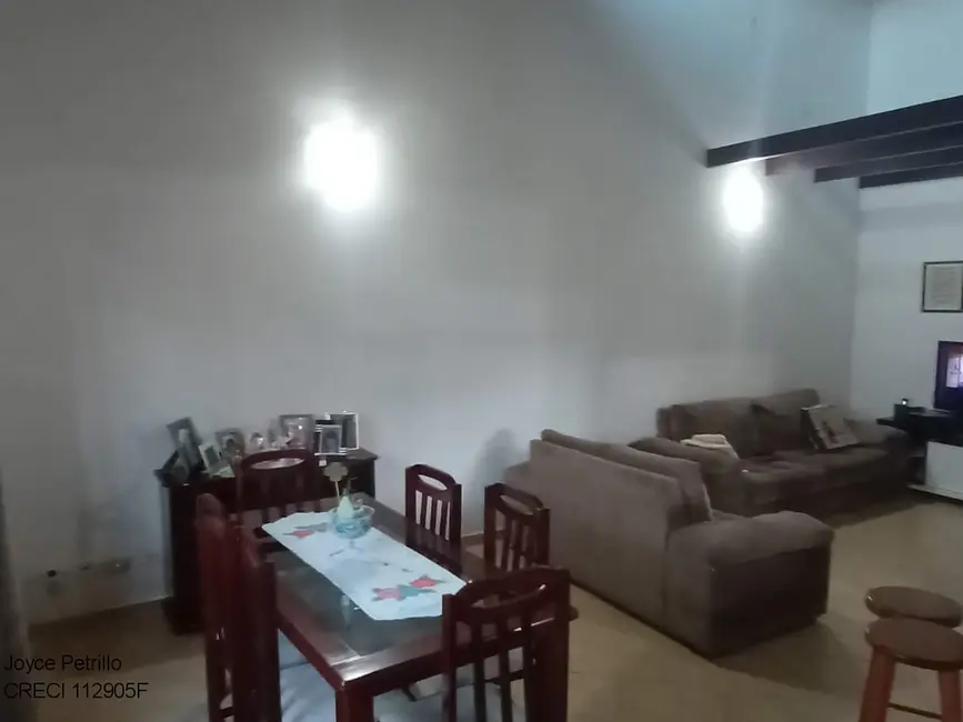 Casa com 2 quartos à venda, 130m2 em Peruibe - SP - imagem 5 Foto 5 de Casa com 2 quartos à venda, 130m2 em Peruibe - SP
