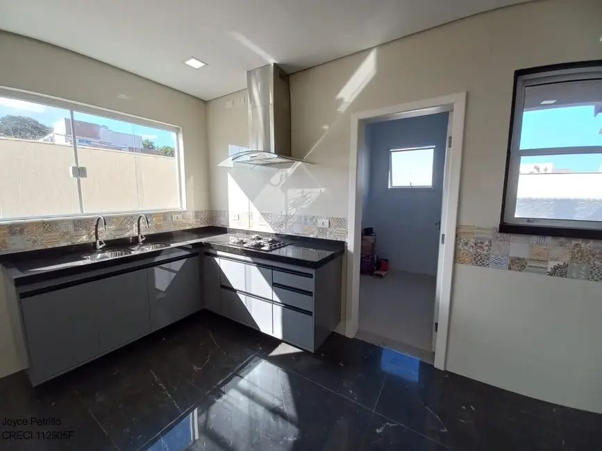 Casa de Condomínio com 4 quartos à venda, 230m2 em Peruibe - SP - imagem 5 Foto 5 de Casa de Condomínio com 4 quartos à venda, 230m2 em Peruibe - SP