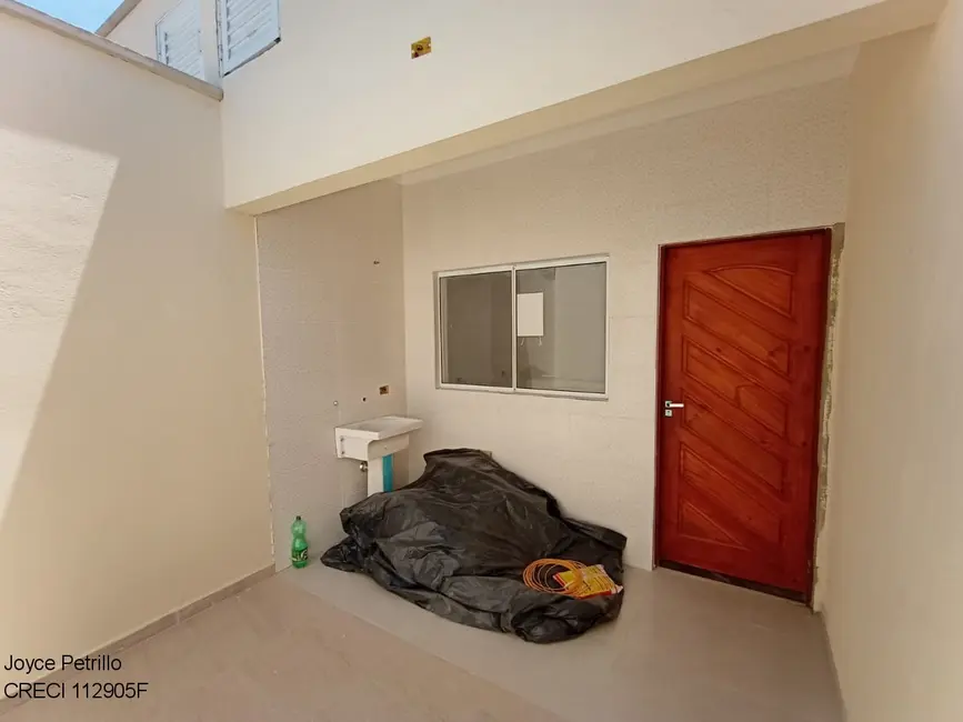 Foto 9 de Casa com 2 quartos à venda, 60m2 em Peruibe - SP