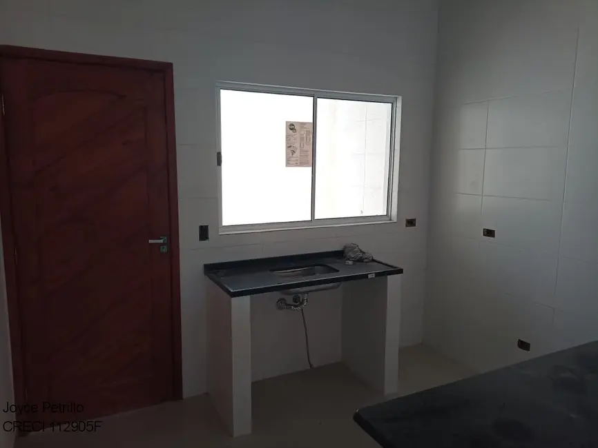 Foto 4 de Casa com 2 quartos à venda, 60m2 em Peruibe - SP