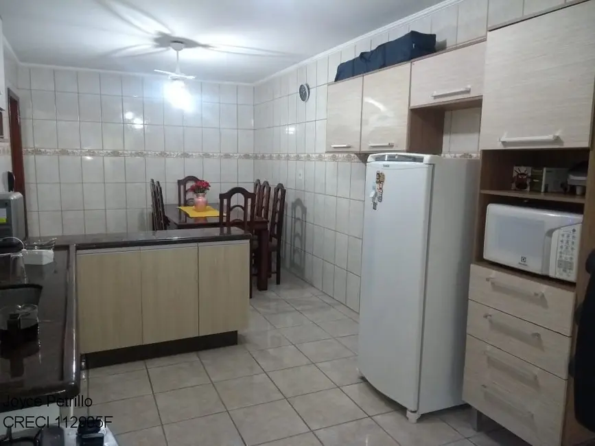 Apartamento com 3 quartos à venda, 100m2 em Centro, Peruibe - SP - imagem 7 Foto 7 de Apartamento com 3 quartos à venda, 100m2 em Centro, Peruibe - SP